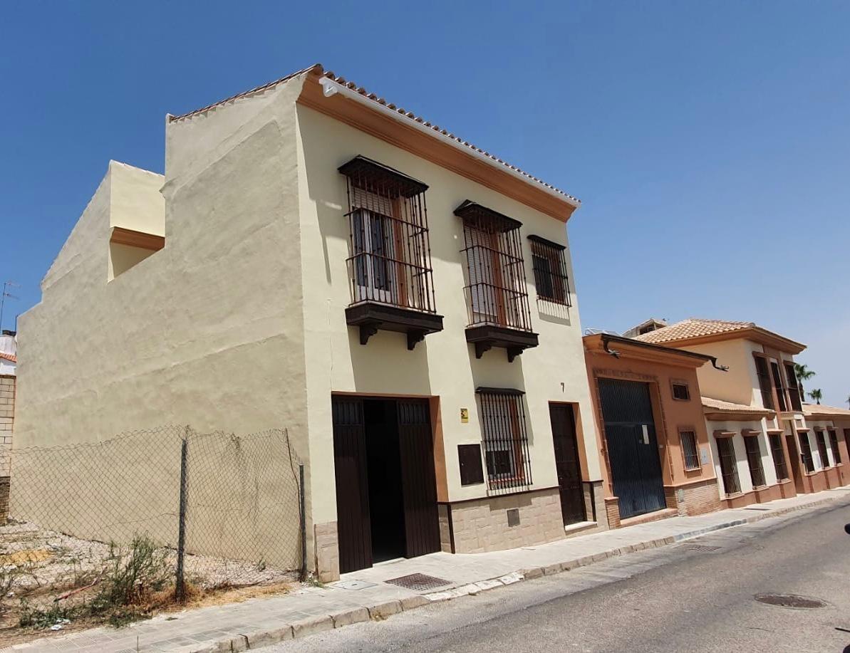 gran oportunidad. vivienda y negocio en el mismo edificio