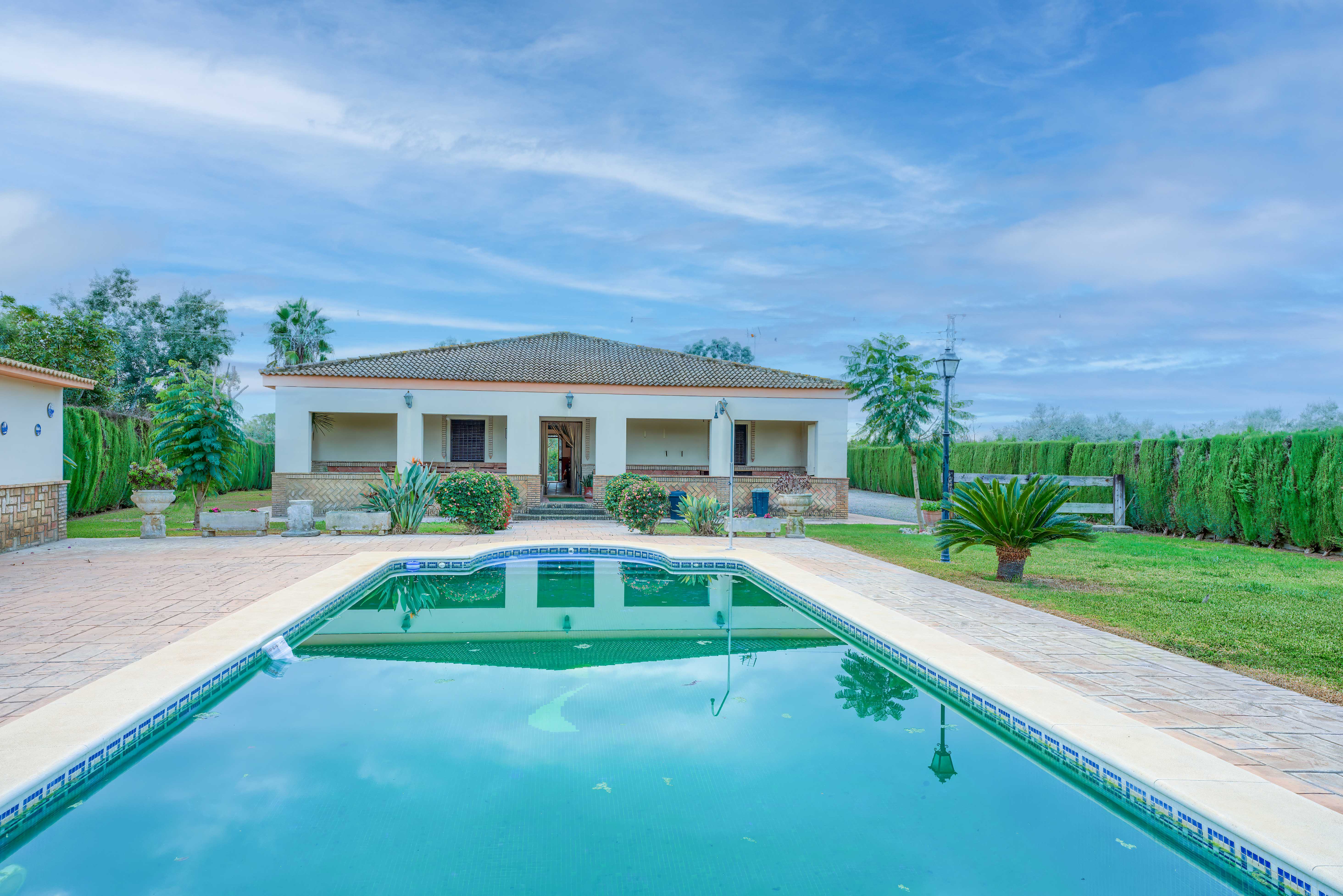 Venta de magnífico chalet en Pilas