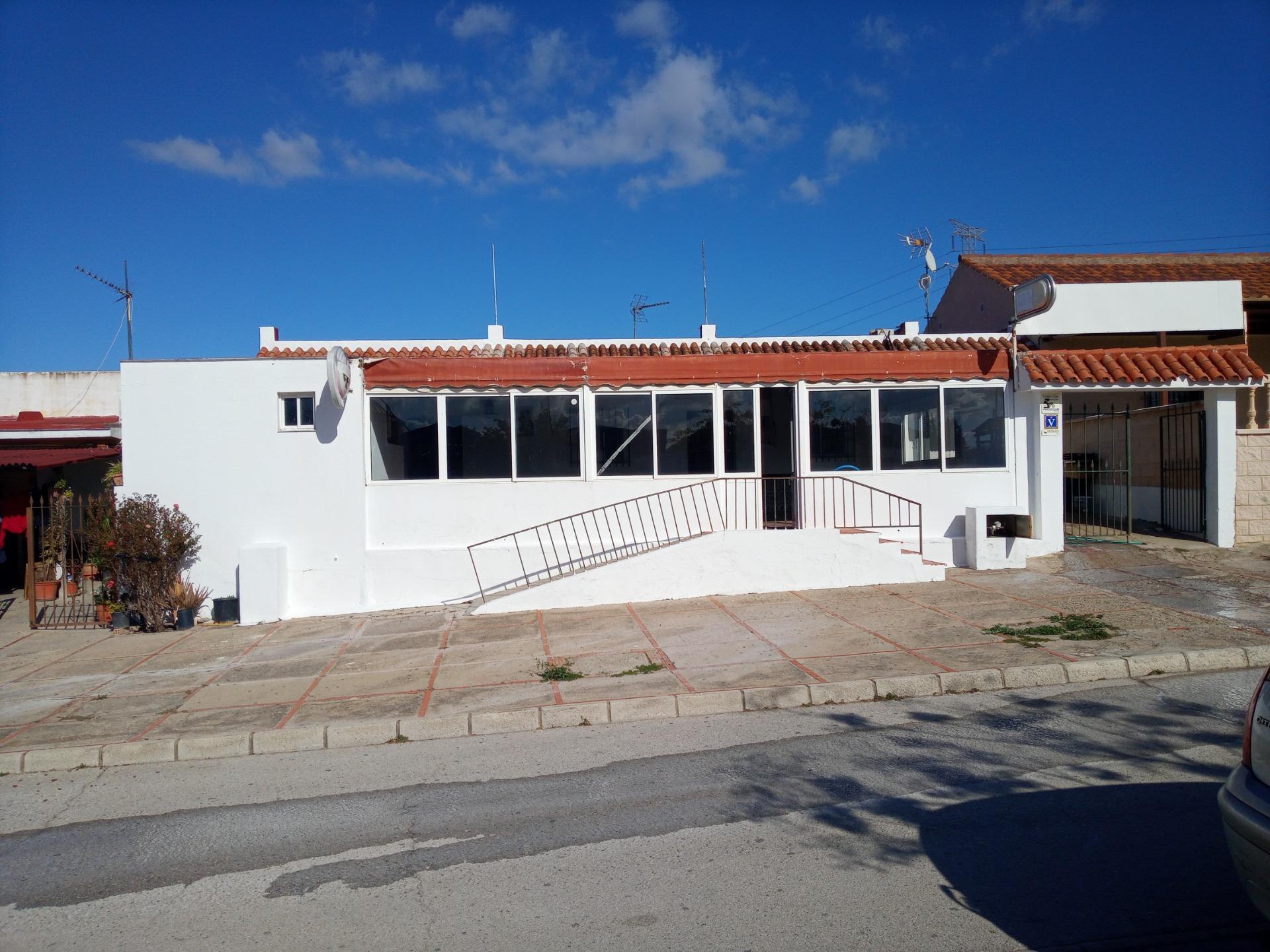 LOCAL COMERCIAL EN ALCORNOCALEJOS