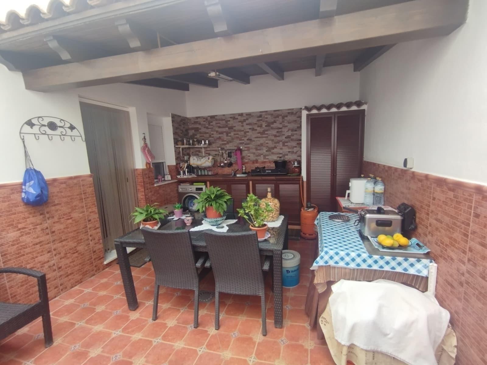 PISO EN VENTA EN EL CENTRO DE SAN FERNANDO CON PATIO PRIVADO