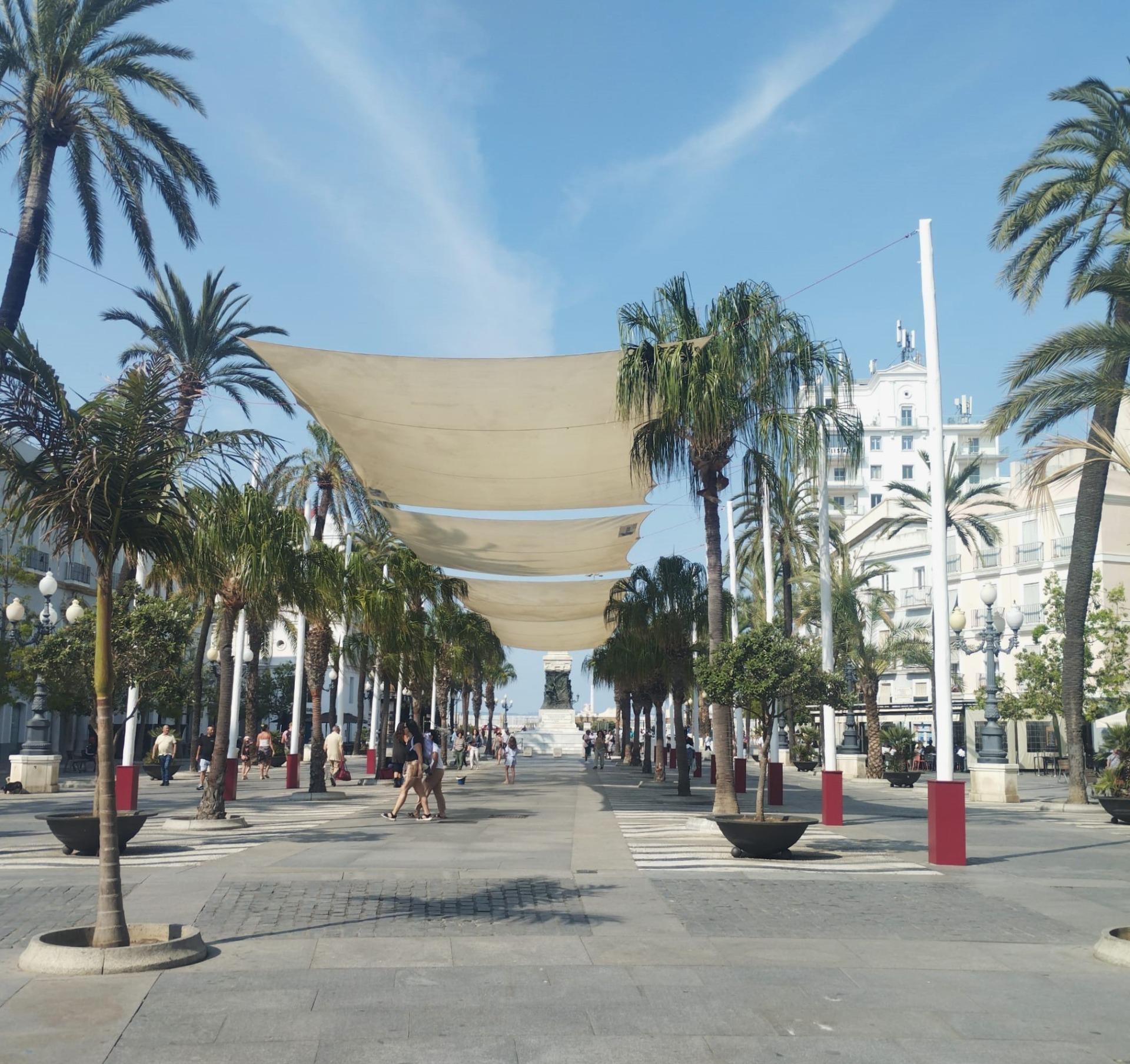 ¡ Vive en el corazón de la ciudad con vistas panorámicas!