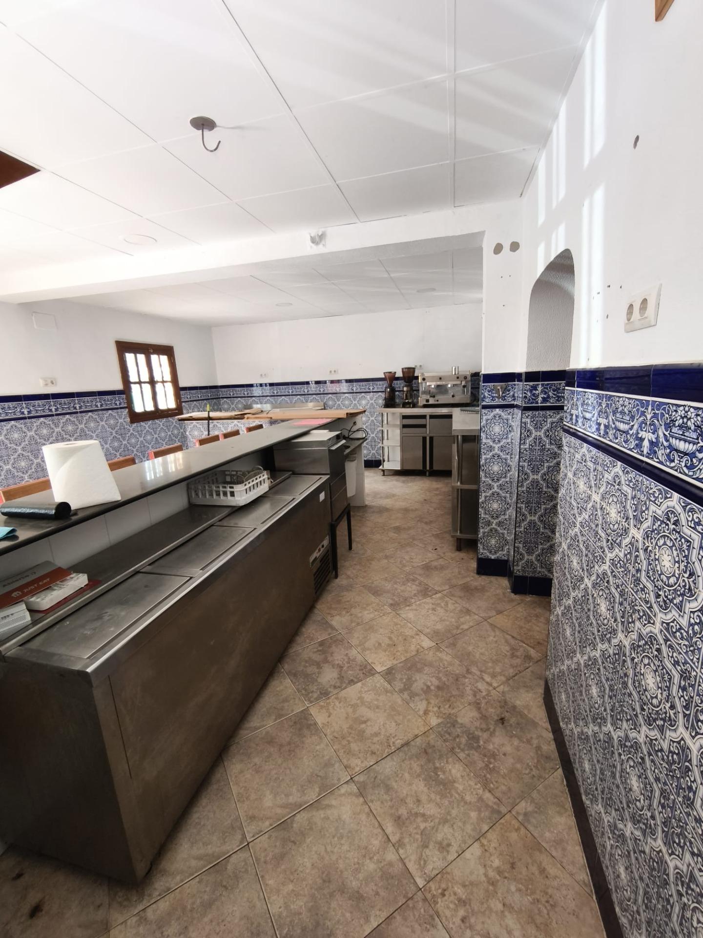 Local Comercial con Opción a Vivienda en Zona Estratégica