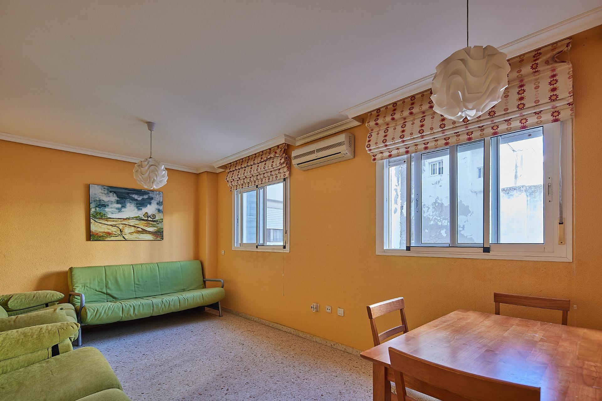 Vivienda con ascensor en edificio seminuevo junto al Campo del Sur